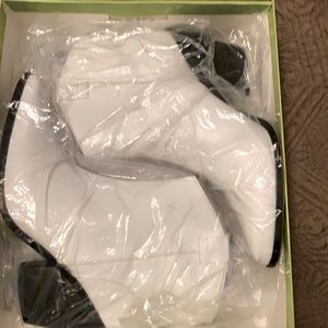 White Gianni Bini leather cowboy boot